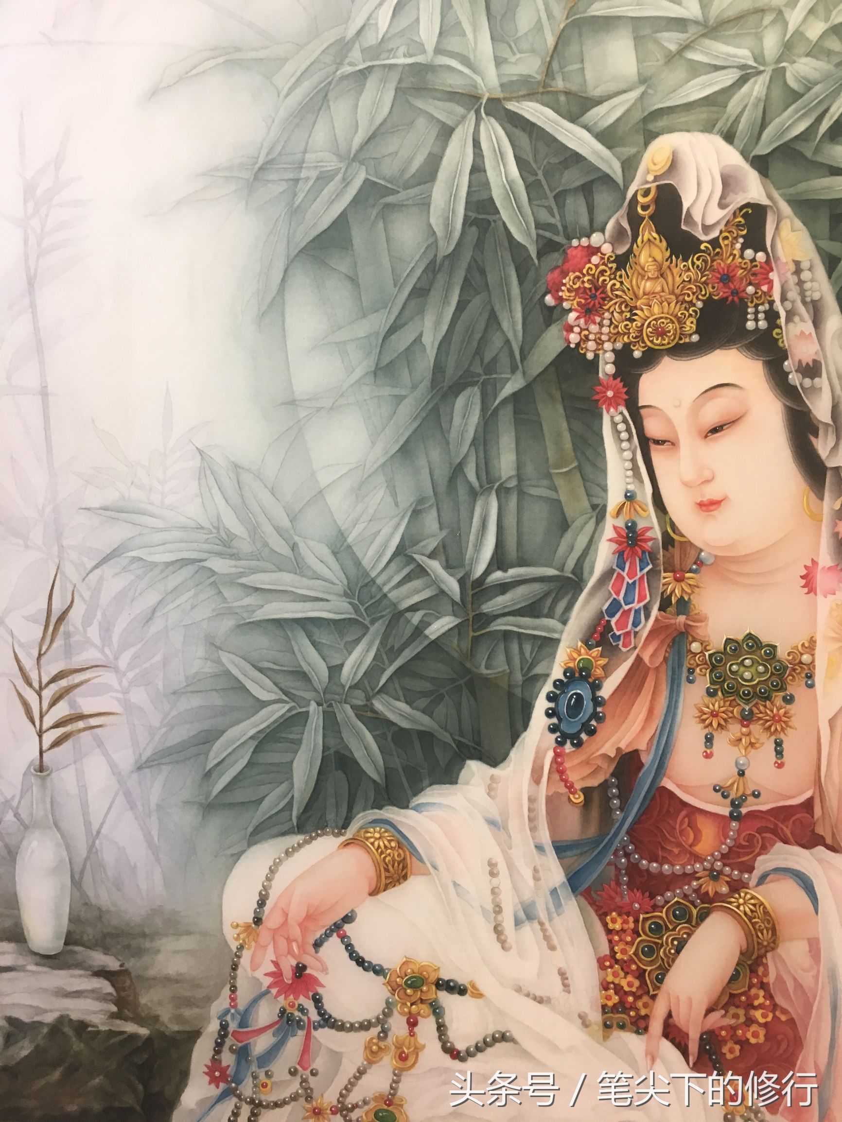 美到极致的菩萨｜听涛观瀑望水月，静思禅定得自在