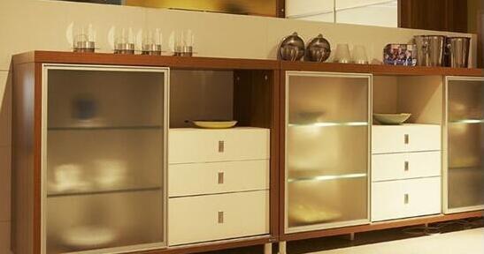 铝合金定制家具致命的缺点,铝合金家具和板材家具优缺点