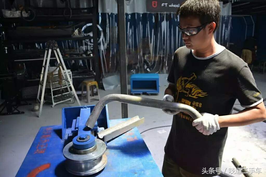 爆改五菱不算啥，氮气加速的捷达来虐他