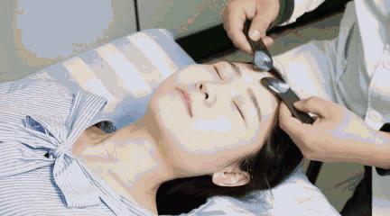 水谷雅子面部刮痧手法完整版,精油面部刮痧正确手法教程