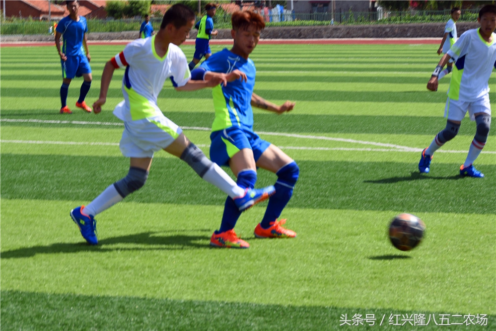 红管局校园足球赛在八五二中学进行