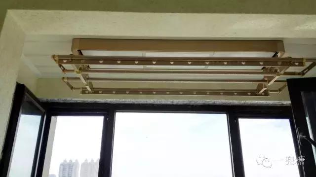 只有飘窗没有阳台晾衣服怎么办,高层没有阳台如何晾衣服