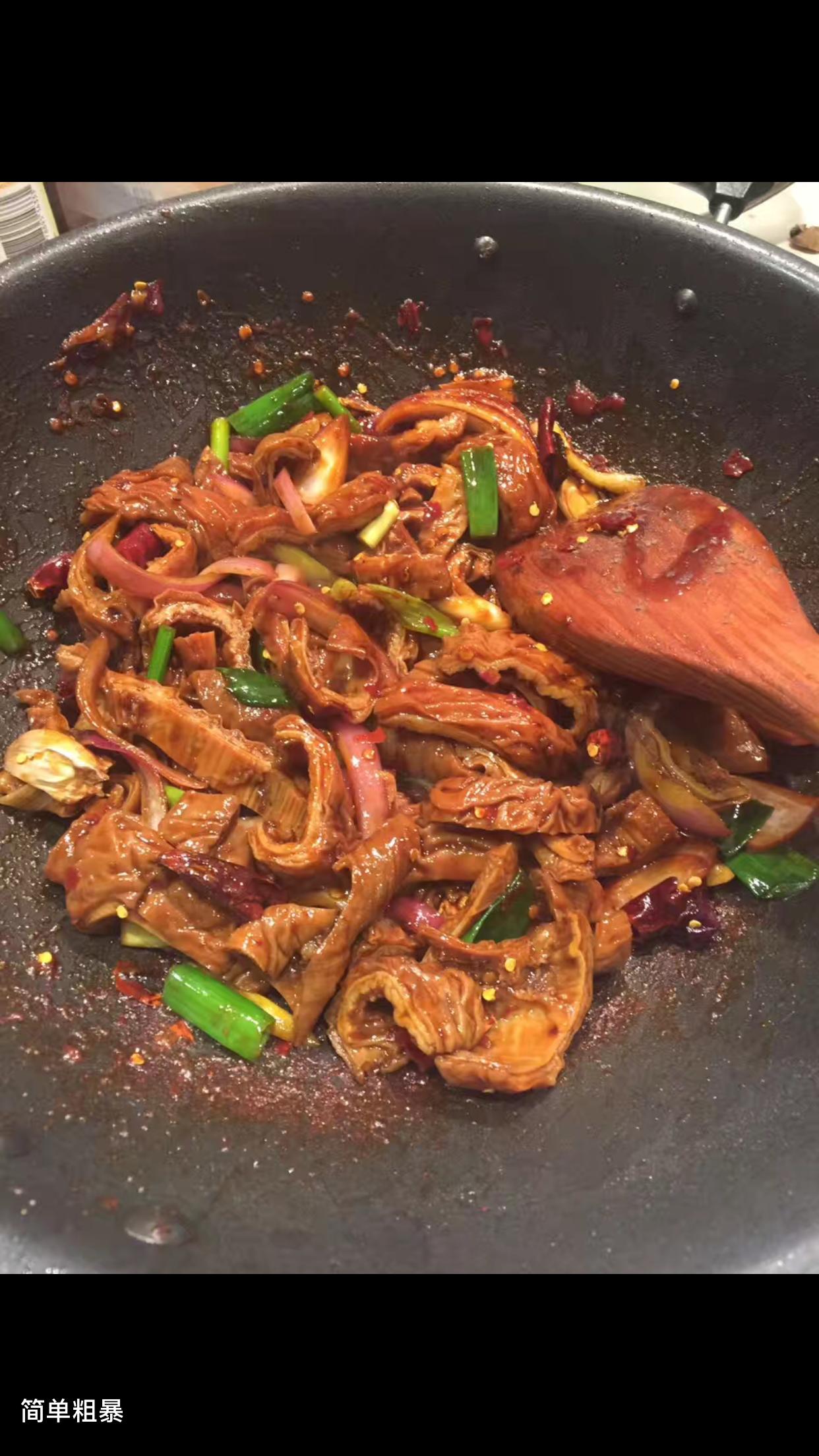 做吃货男友是什么体验,有一个吃货男闺蜜是什么样的体验