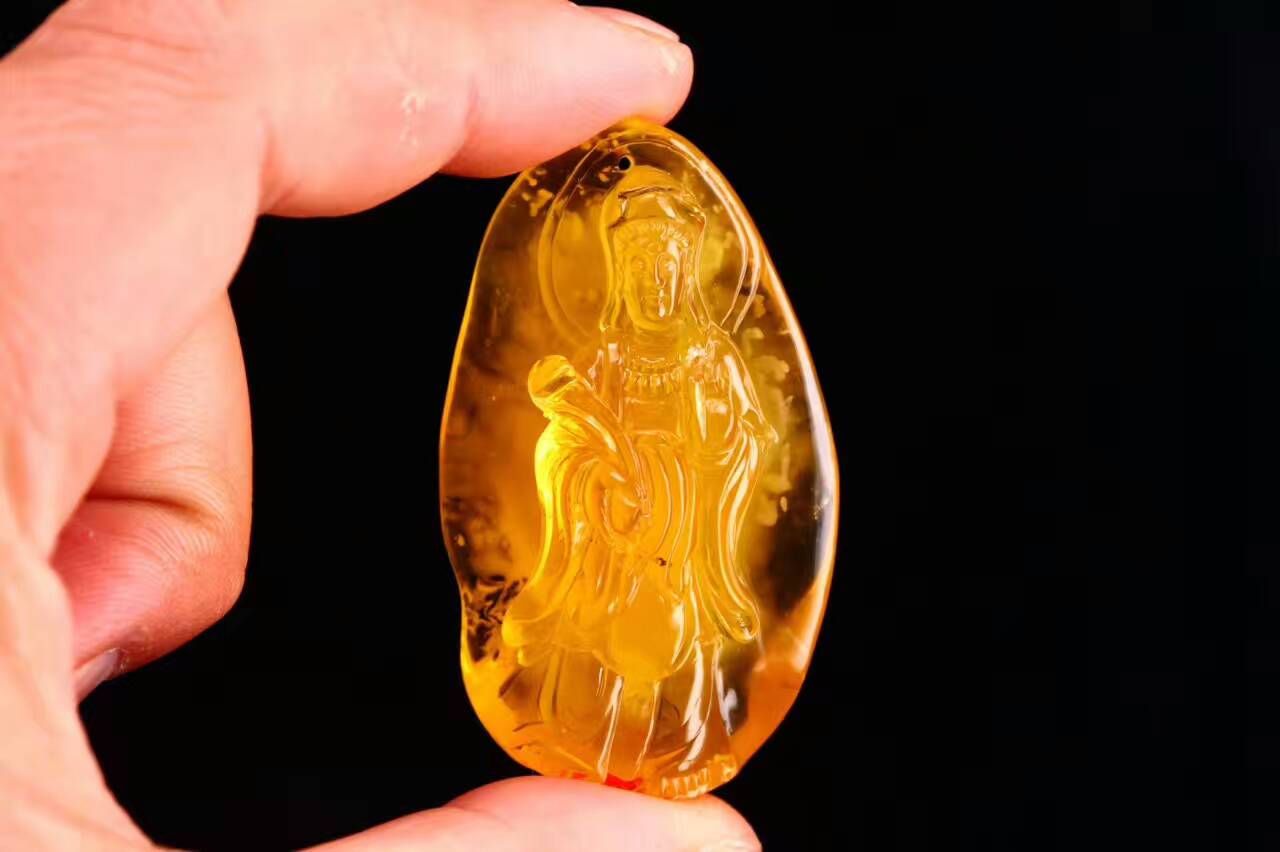 玩蜜蜡的生肖,玩蜜蜡的男人是什么样的人