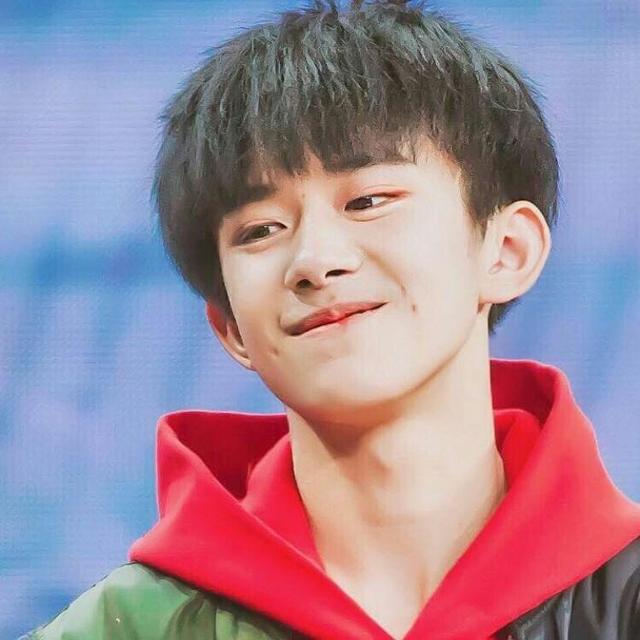 前辈对易烊千玺的评价最新,分享你很喜欢的易烊千玺图片