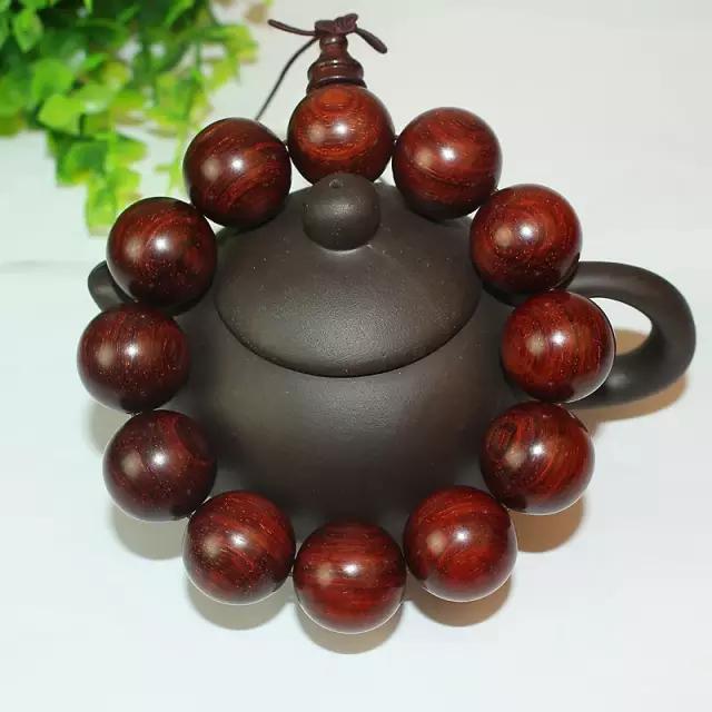 小叶紫檀不小心沾了酒精怎么办,小叶紫檀掉水里怎么处理