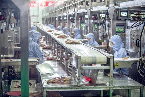 卫龙辣条工厂,探秘卫龙辣条车间