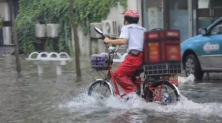 生活不止眼前的艰难还有诗与远方,生活不止梅雨季还有艳阳天