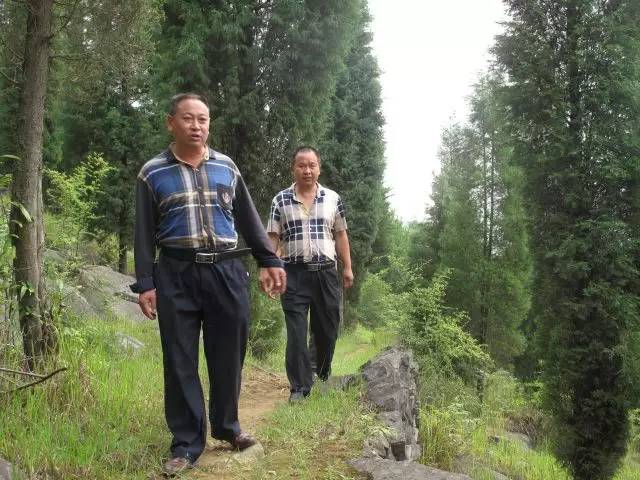 寻找优秀老支书|敢向贫困“亮剑”的村支书——毕节市黔西县素朴镇古胜村*党**支部书记冯长书素描