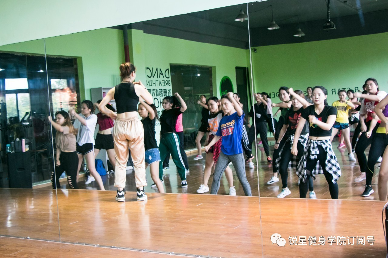 掌握爵士舞6大入门秘笈，零基础一样可以freestyle！