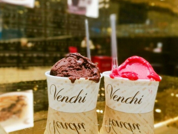 这么热的天你还不来吃冰淇淋吗,天气这么热还不来个清爽的冰淇淋