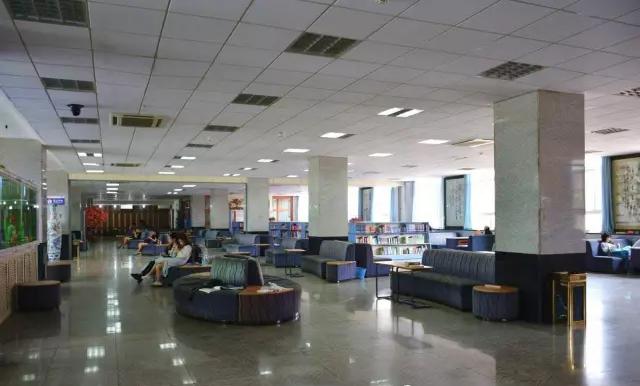 学长带你逛校园西安翻译学院,西安翻译学院学姐带你练口语