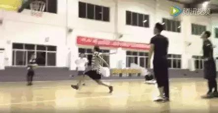 鹿晗邓超练肌肉,邓超暴瘦如柴视频