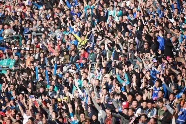 大连一方集团助力大连足球2周年，感恩一路有你！