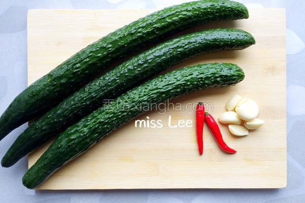 买来黄瓜吃不完自己怎样做酱黄瓜,第二天就能吃的酱黄瓜的腌制方法