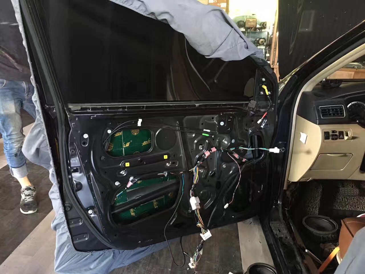 汕头市星悦汽车音响丰田花冠车门降噪大能超级盾隔音改装音响高性价比赫兹喇叭美国CDT西迪声备胎低音炮