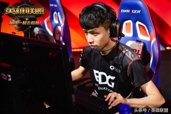 鑻遍泟鑱旂洘xiaohu琚闆嗛敠,灏忚檸瀵规垬rookie鑳滅巼