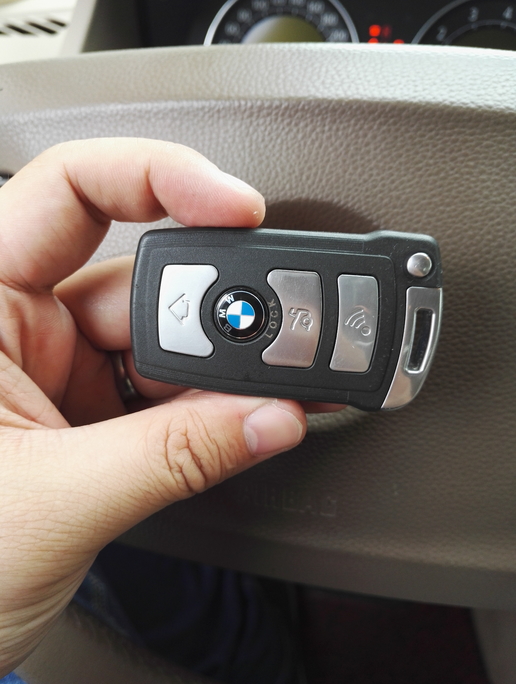 宝马7系百万硬顶敞篷4座,新老宝马7系对比图