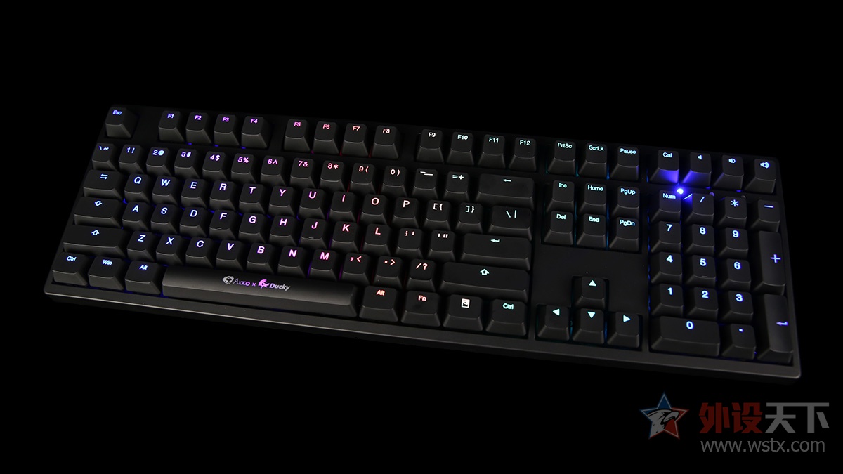 akkoducky联名键盘,akkoducky粉色键盘