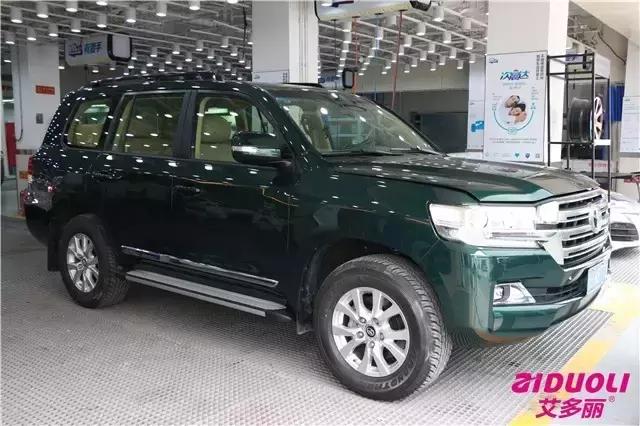 白色陆巡熏黑套件,白色新款陆巡内饰