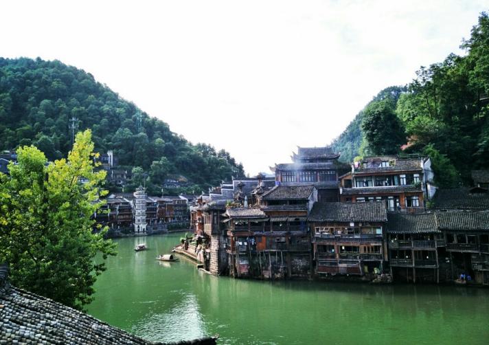 长沙到张家界天门山凤凰古城,长沙去凤凰古城先到张家界的路线