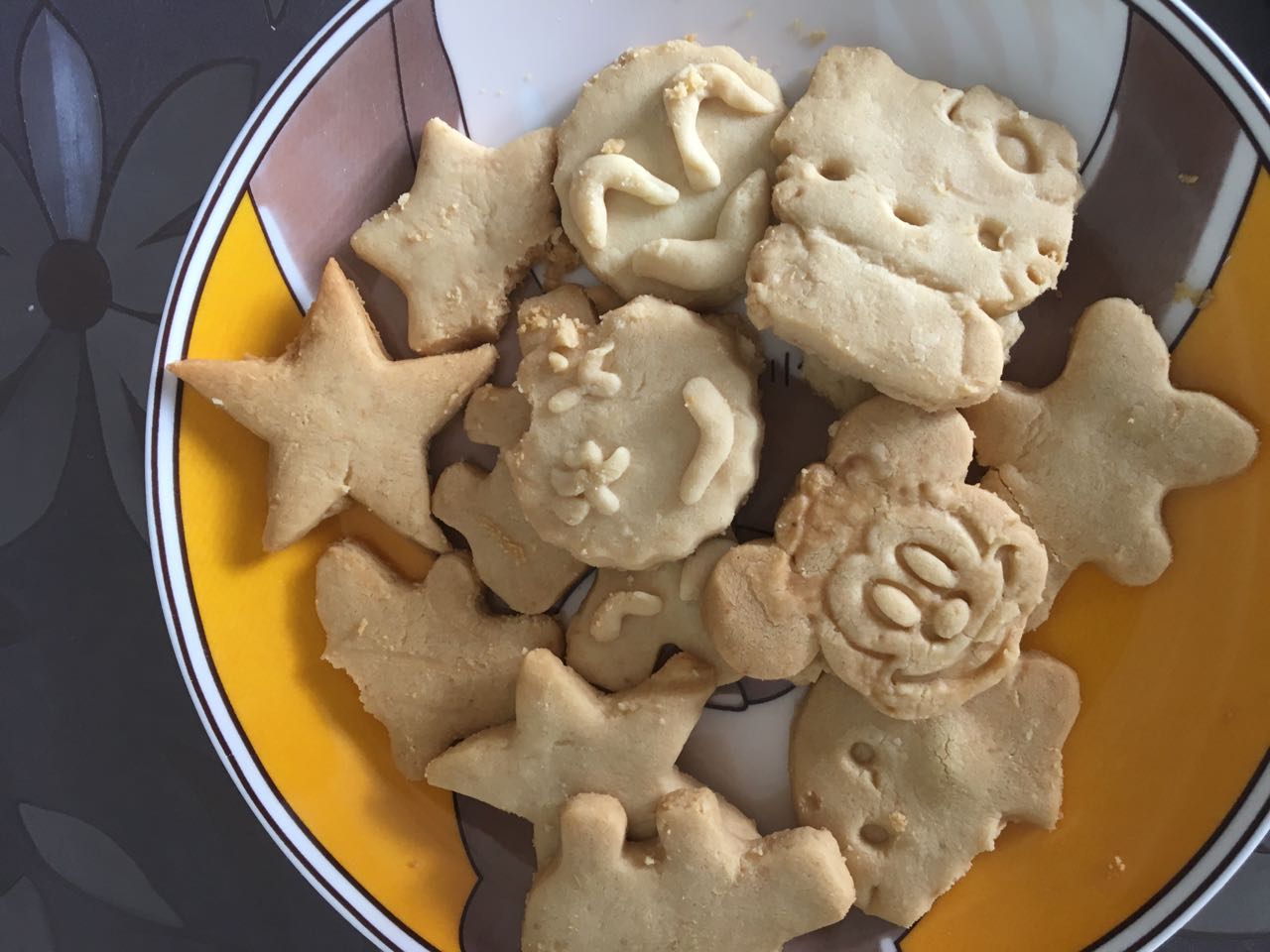 简单饼干小孩自己做炸的,自己做适合宝宝吃的饼干