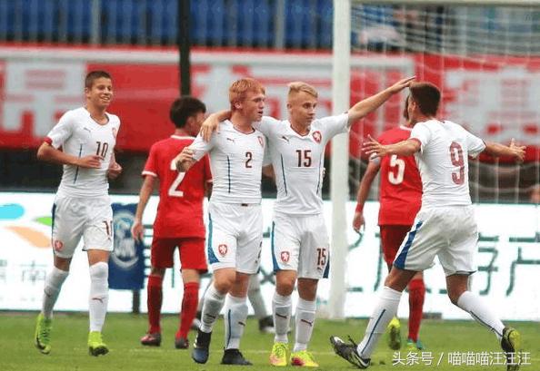 男足惜败马来西亚,中国女足7-0大胜美国男足全程回放