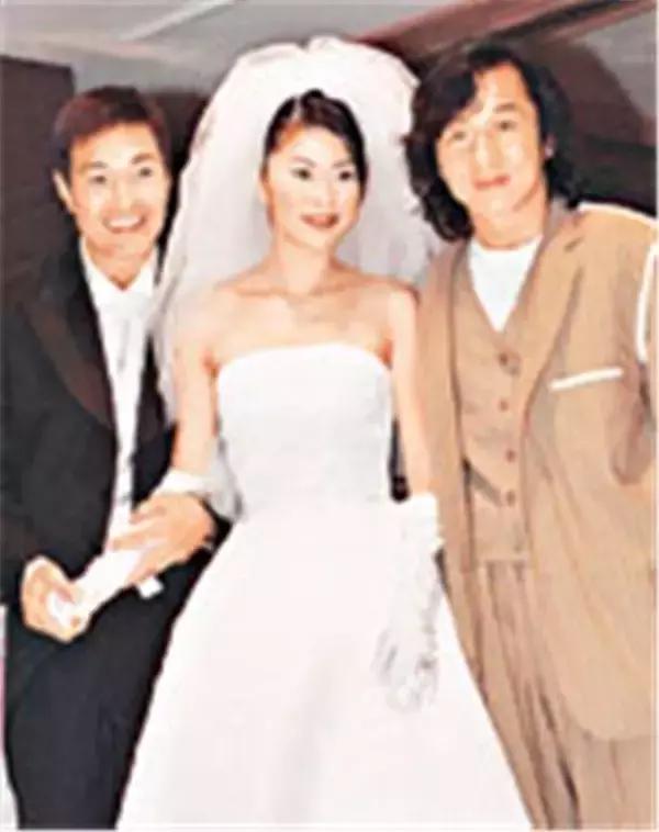 还记得《古惑仔3》被乌鸦拍照的方婷吗？前夫是成龙保镖卢惠光