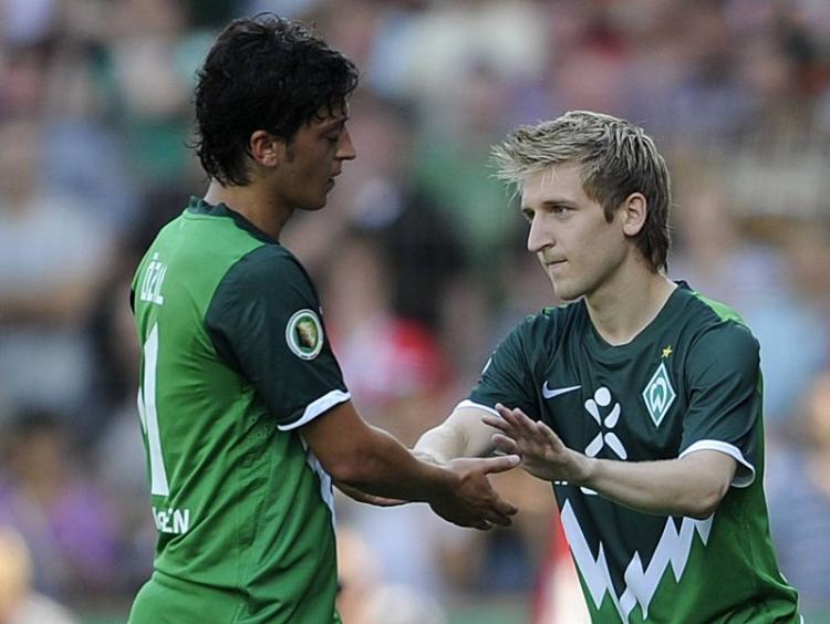 玻璃属性火柴盒，他印证了，踢足球没有身体是万万不能的