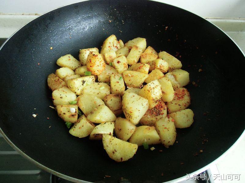 三斤土豆可以做多盒炕土豆,土豆怎么炕才好吃