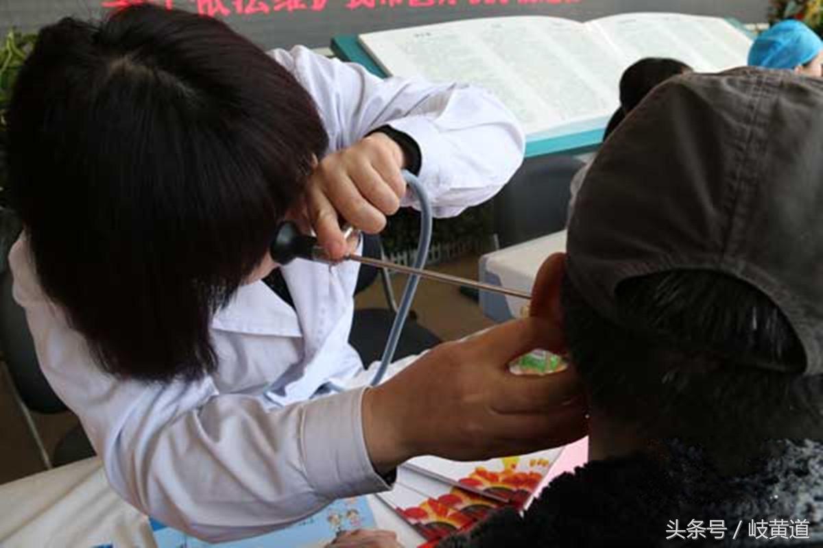 熊孩子被人打一巴掌,熊孩子被爸爸打几耳光