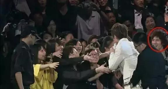 陈奕迅线上演唱会全程播放,看完陈奕迅的演唱会感慨