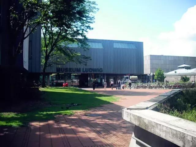 上帝视角俯瞰德国科隆大教堂,德国科隆大教堂效果图