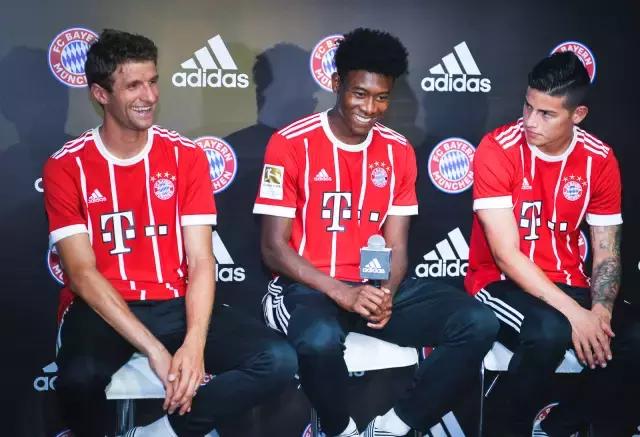 原来有一种见面会的乐趣不比一场球赛少｜阿迪达斯带你在上海看拜仁球员玩蹴鞠