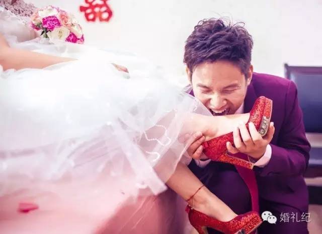 痛！有新娘把婚鞋买成了X鞋！