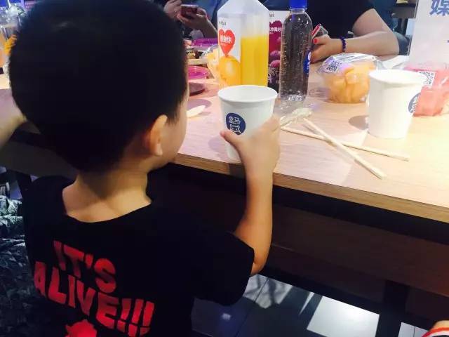 听说马云开了家作妖儿的水族馆，全城的大人都带着小孩冲过去了