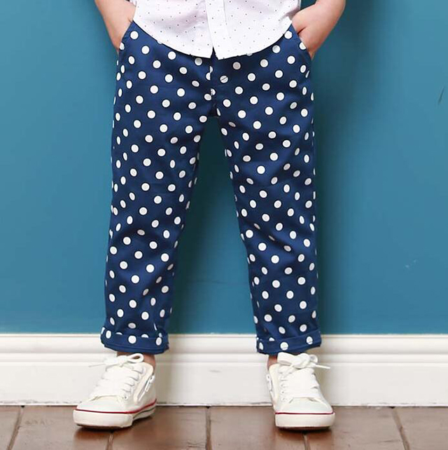 男童潮款七分裤高级感,秋天最流行男孩的休闲裤窄版