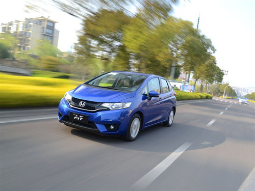 7-15万这几款两厢车是女性的最爱,时尚车型推荐10万左右