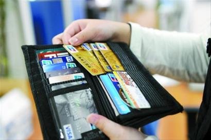 朋友借信用卡刷了6万不还,朋友借信用卡刷了不还咋办