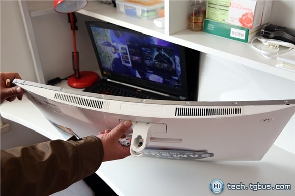 三星27寸曲面显示器效果好吗,三星显示器24和27曲面哪个好