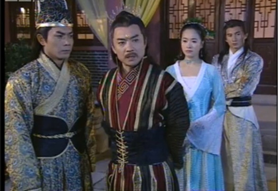 他是周星驰的*用御**龙套，老婆捧红了范冰冰，儿子居然是90后影帝