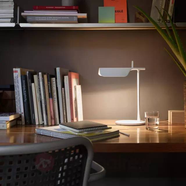 看《我的前半生》，别光关注第三者和男神，有时间看看里面的那些灯啊喂