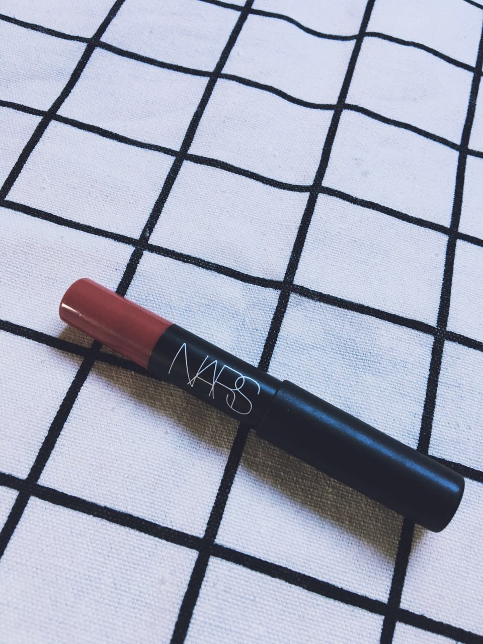 适合夏天的亮色口红测评,夏日必备滋润口红