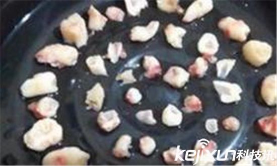 男孩嘴里有526颗牙,男孩多牙症300颗牙齿