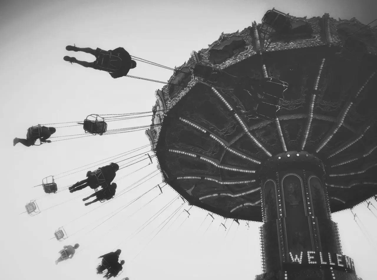 “那时自杀都没死成，现在每天都像重生”|8万字粉丝回复，21个真实故事:TheSurvivors