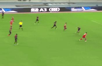 裁判判罚再惹争议,英裁判谈争议判罚