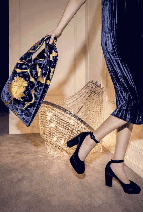 最流行的购物袋包包,今年流行的购物袋包