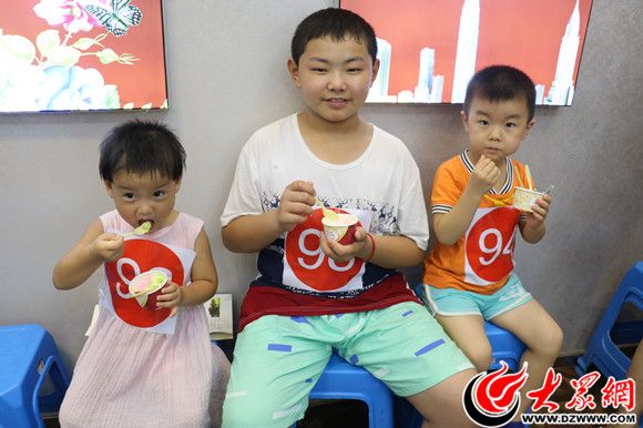 鍑叴澶╀笅鑿忔辰鏃ョ収,鍑叴澶╀笅浜插瓙娲诲姩