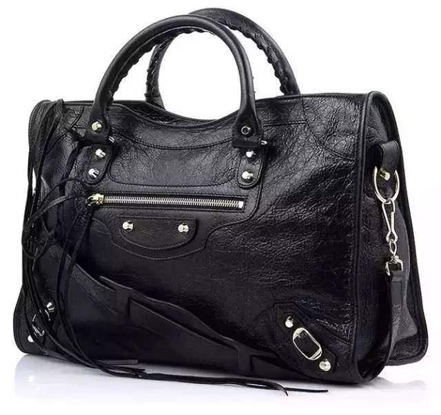 巴黎世家机车包金属铁标真假,巴黎世家机车包五金