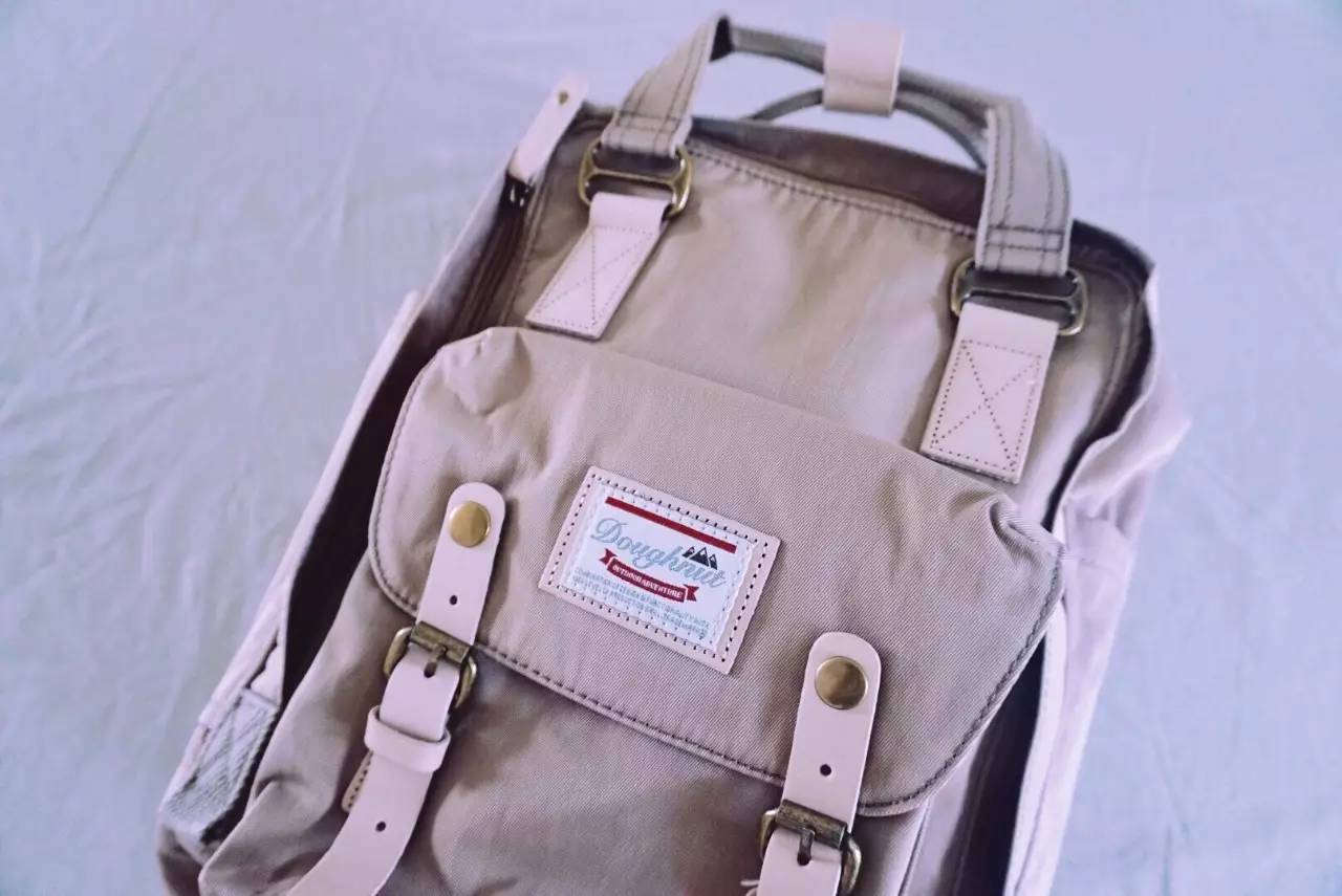 极简主义自媒体博主包里有什么？｜翻包记WhatsinMyBag